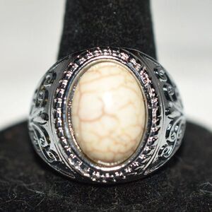 Southwestern Faux White Buffalo Turquoise Silver Tone Etched Size 12.5 Ring